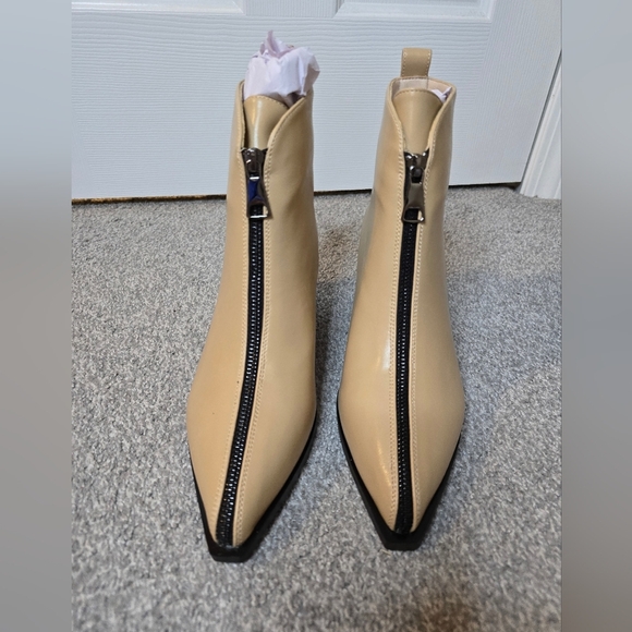 Torgeis Marion Wedge Boot Heel Women's Size 8.5 NIB - Picture 10 of 15